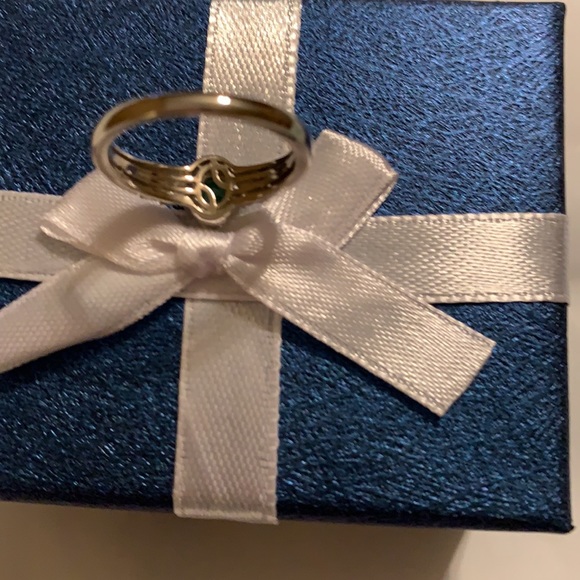 EMERALD RING, SIZE 7 - Picture 9 of 9